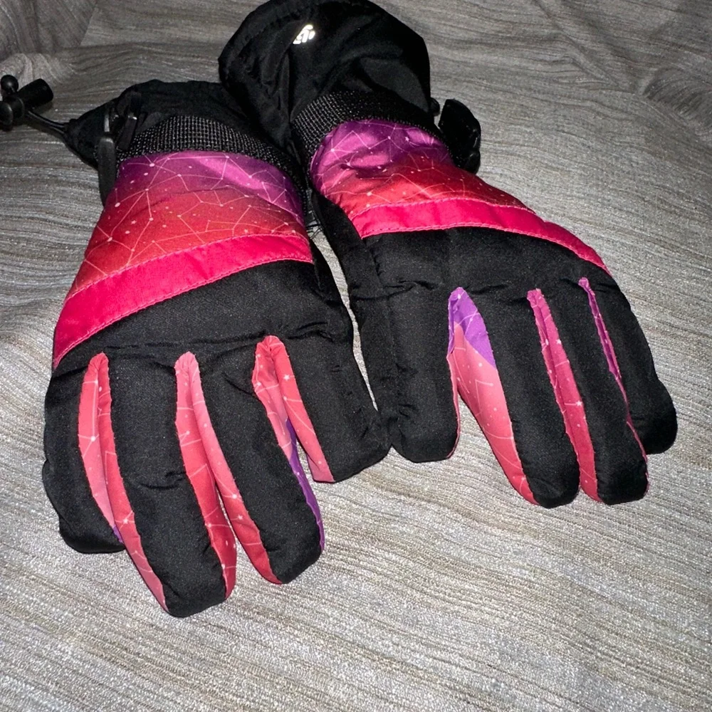 Champion Gloves girl Size 4 / 7 Snow Gloves Pink Black
